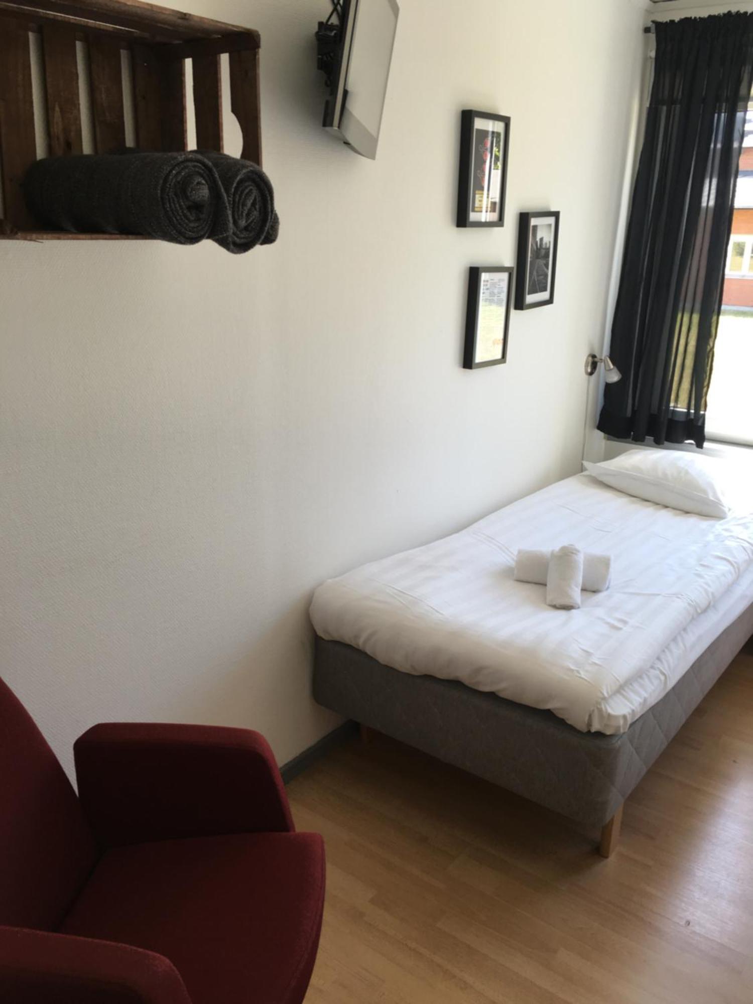 Uncle Joe'S Hostel Visby Room photo