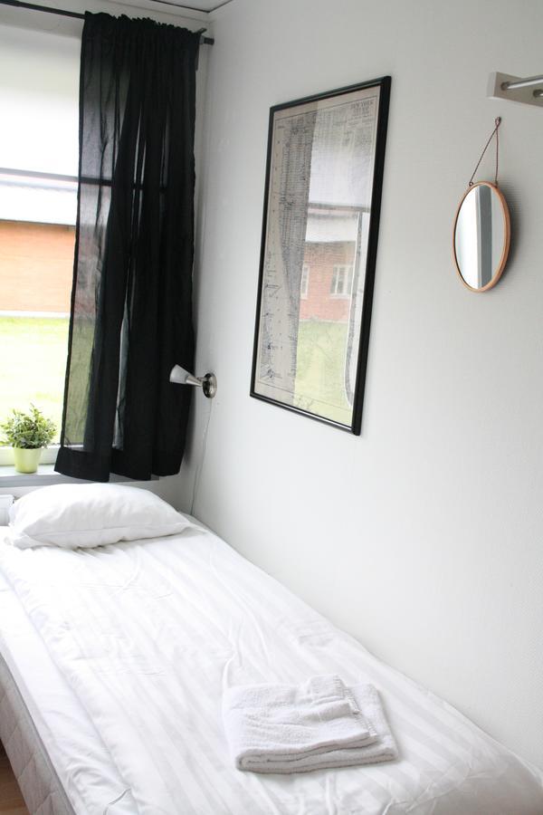Uncle Joe'S Hostel Visby Room photo